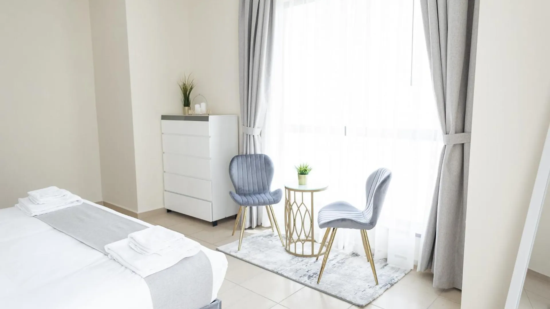 Happy Season Jbr Apartments Dubai United Arab Emirates