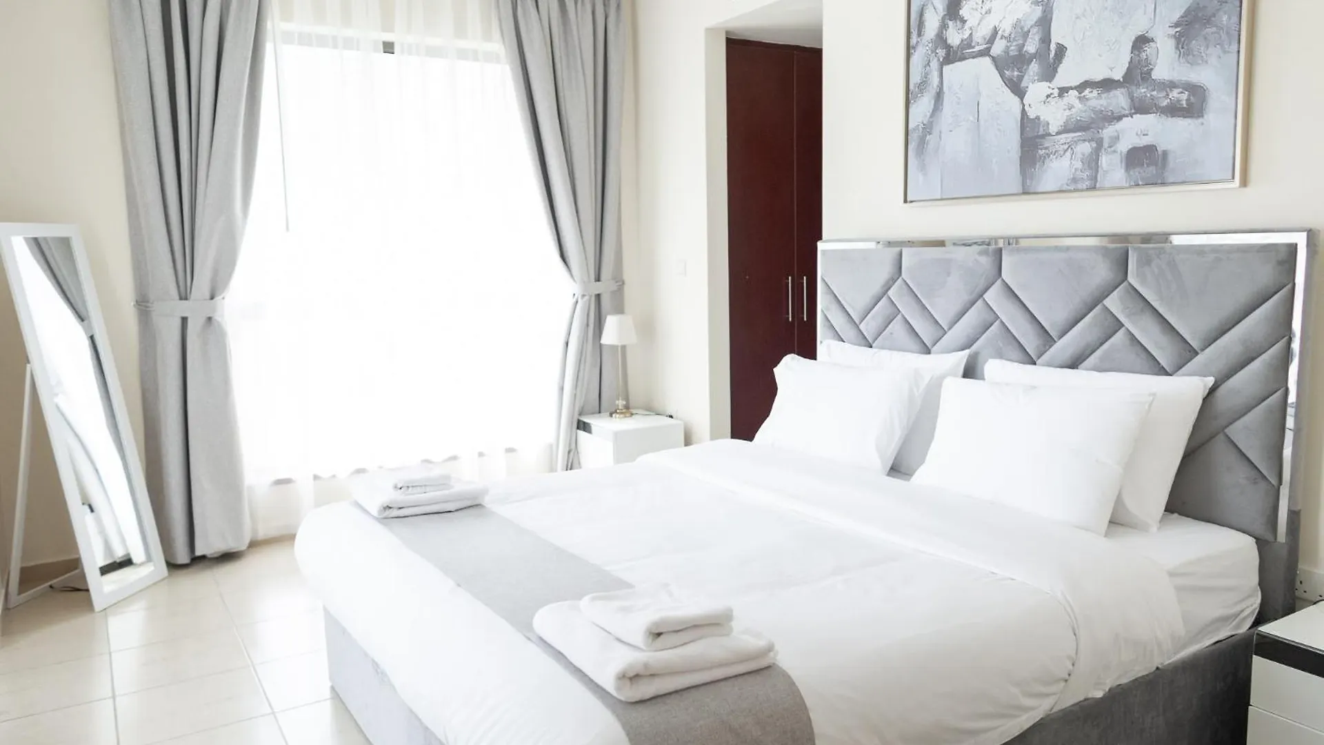 Happy Season Jbr Apartments Dubai